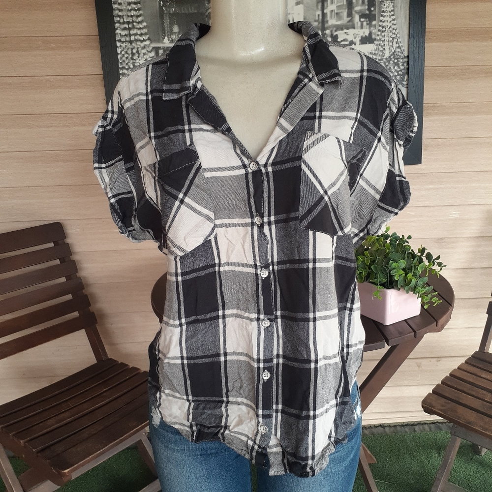 JACHS Girlfriend Short Sleeve Button Down Plaid Prints Shirt Top Size Medium